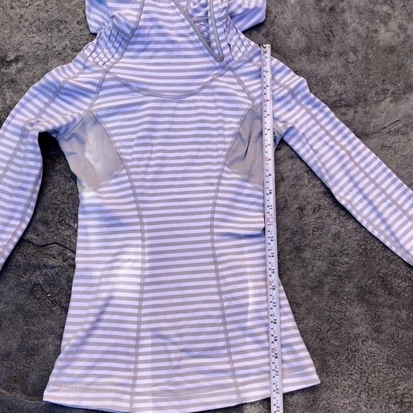 LULULEMON rare Run Back On Track Pullover Silver Spoon Narrow Bold Multi Stripe. - Picture 15 of 16